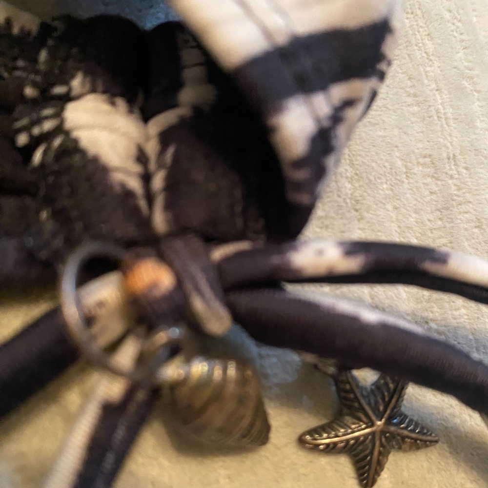 M2 Chillies - Black & White Zebra Bikini Size 4. Padded Top - Clasp Closure - Picture 9 of 12